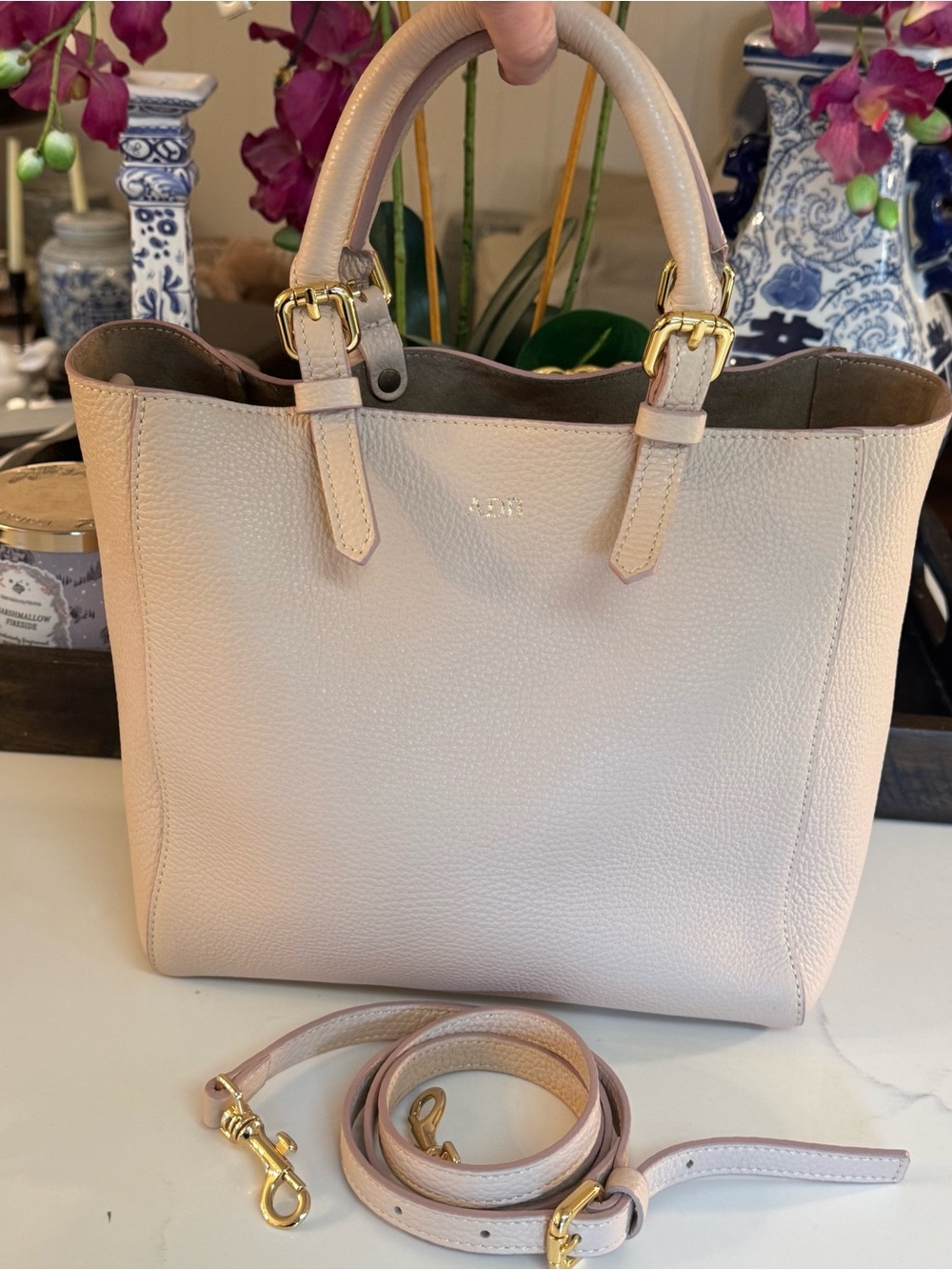 🩷 MARK & GRAHAM ESSENTIAL LEATHER TOTE IN A LIGHT LEATHER BLUSH COLOR!